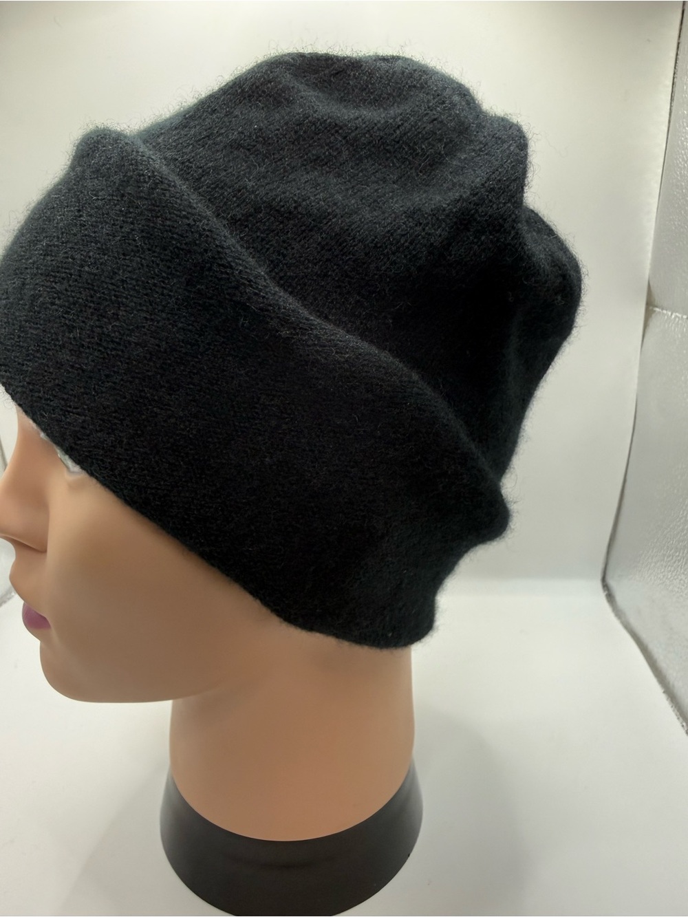 Brora 100% Cashmere Black Beanie Hat Made in Scotland Luxury Knit Winter Cap - Picture 4 of 8